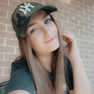 Meet your Posher, Katelyn